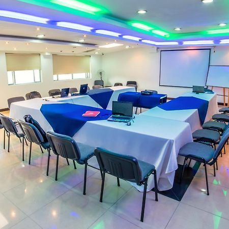 Aw Hotel Connect 33 Bogota Luaran gambar