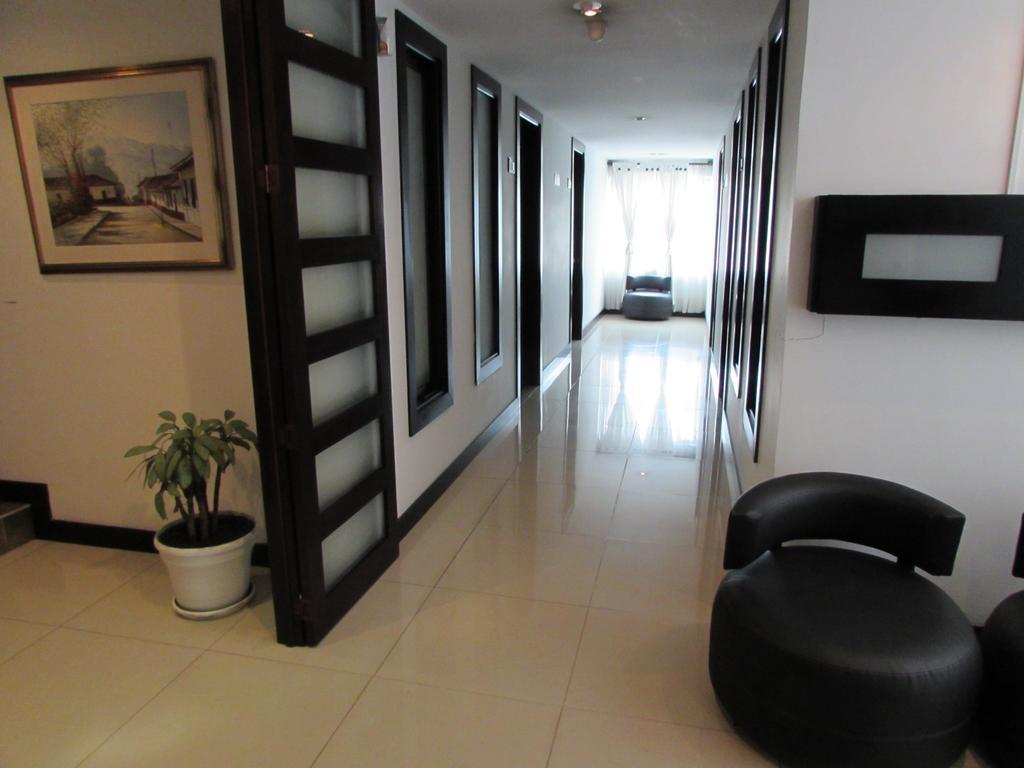 Aw Hotel Connect 33 Bogota Luaran gambar