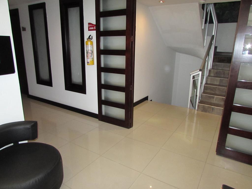 Aw Hotel Connect 33 Bogota Luaran gambar
