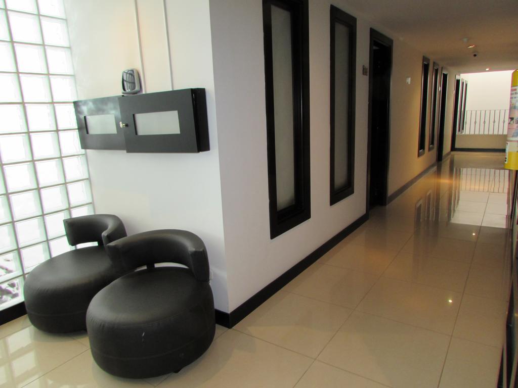 Aw Hotel Connect 33 Bogota Luaran gambar