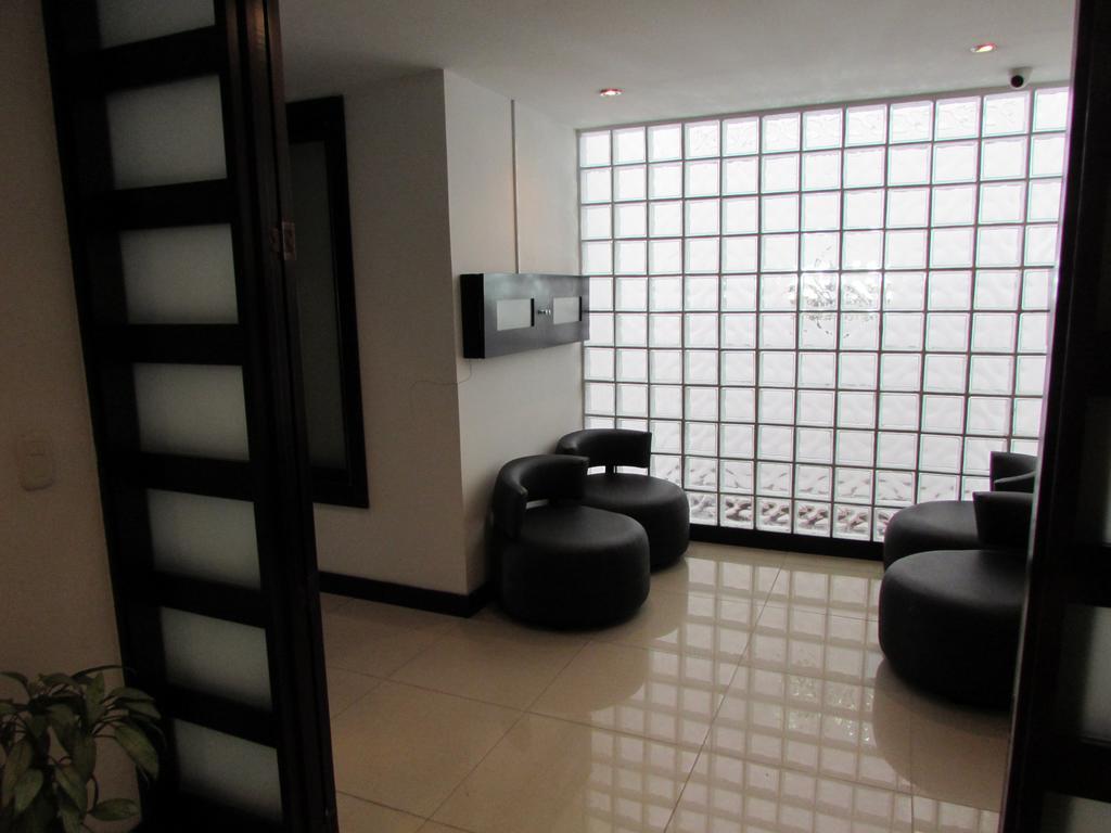 Aw Hotel Connect 33 Bogota Luaran gambar